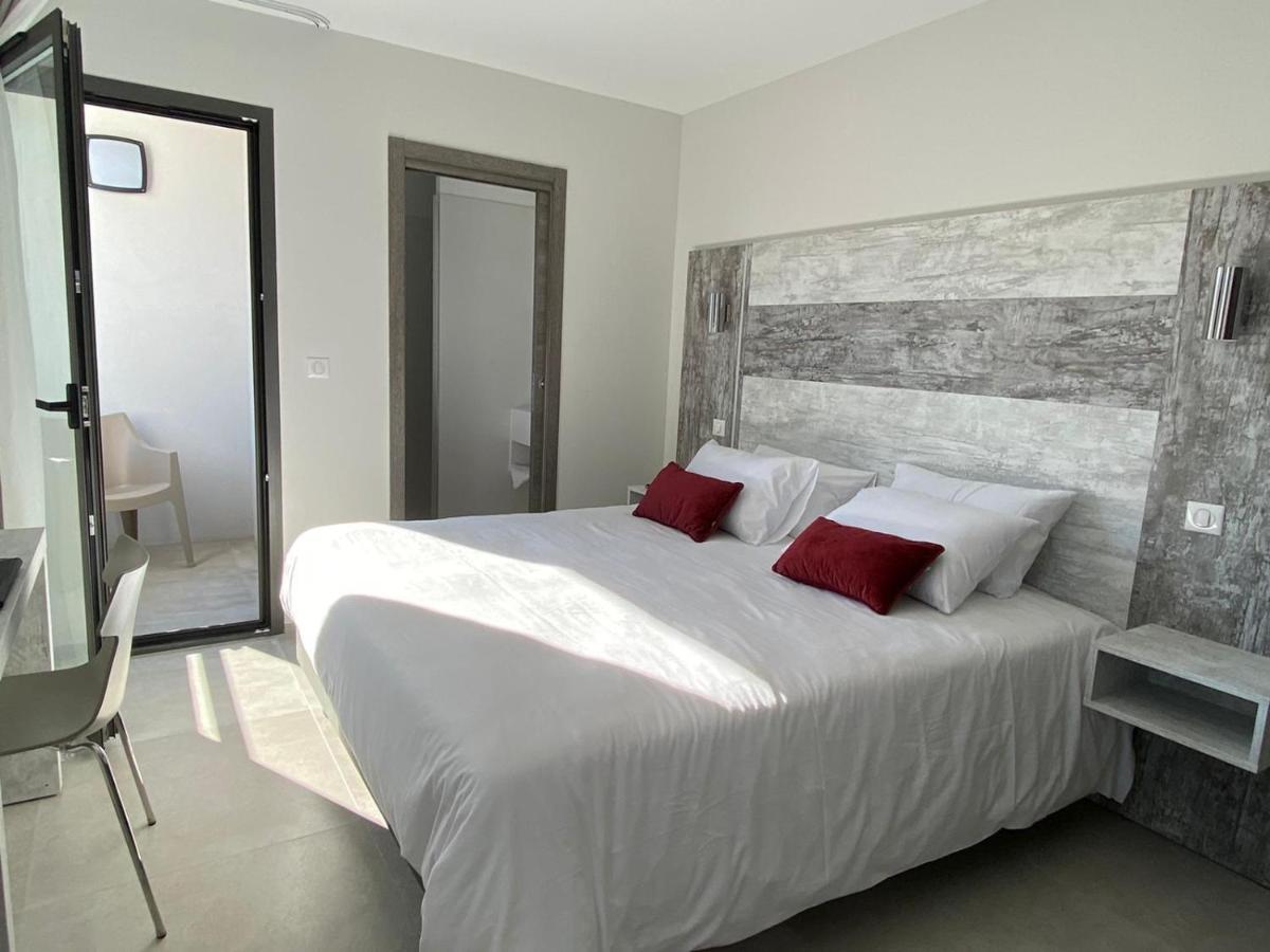 Hotel L'Isula Marina Л'Иль-Рус Экстерьер фото
